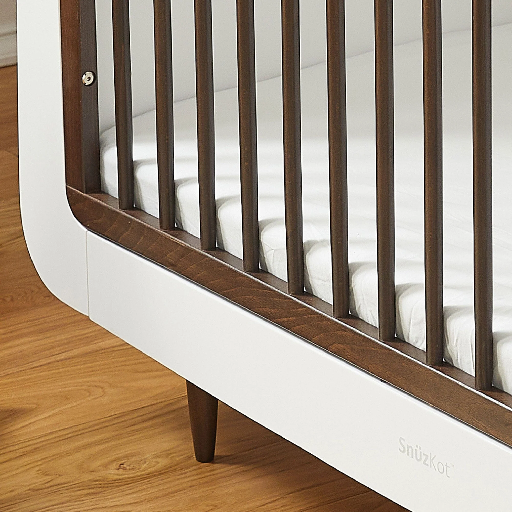 SnüzKot Skandi 2 Piece Nursery Furniture Set - Ebony - Image 3