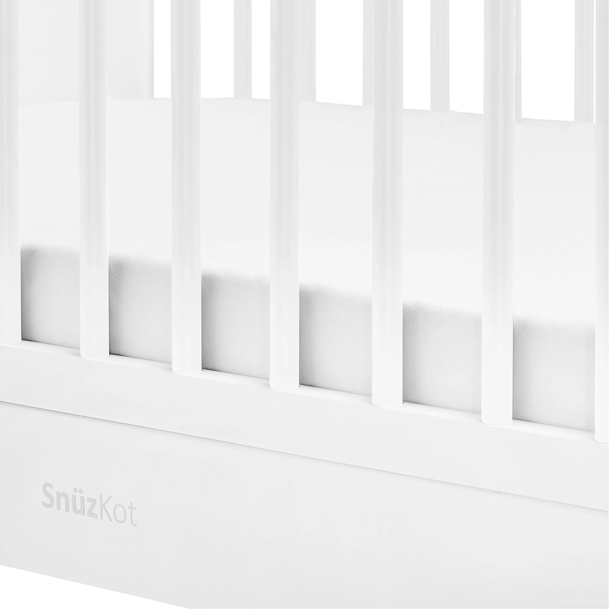 SnüzKot Skandi 3 Piece Nursery Furniture Set - White - Image 4