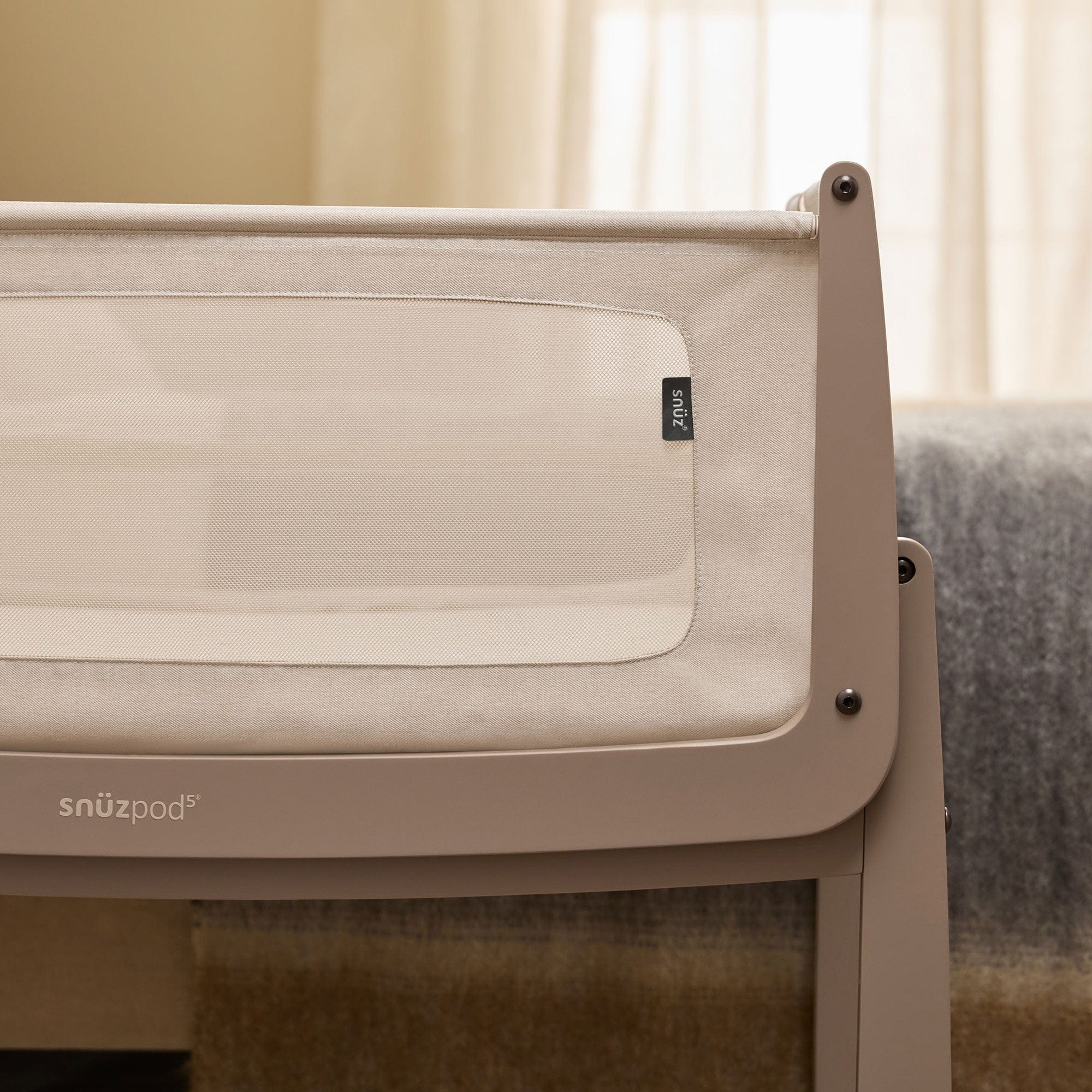 SnüzPod 5 Bedside Crib - Mocha - Image 4